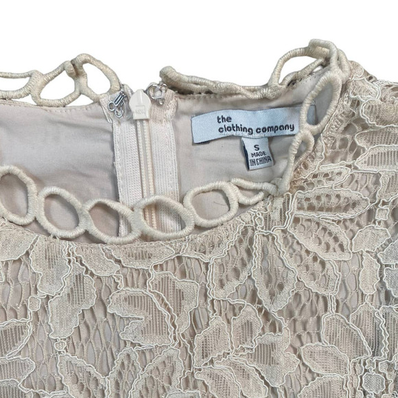 The Clothing Company Cream Lace Romantic Peplum Top Bell Sleeves Small - Picture 4 of 7